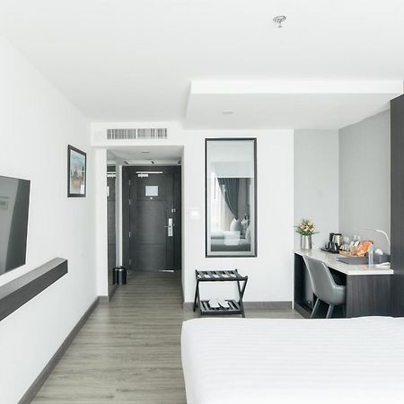 Surestay Hotel By Best Western Вьентьян Экстерьер фото