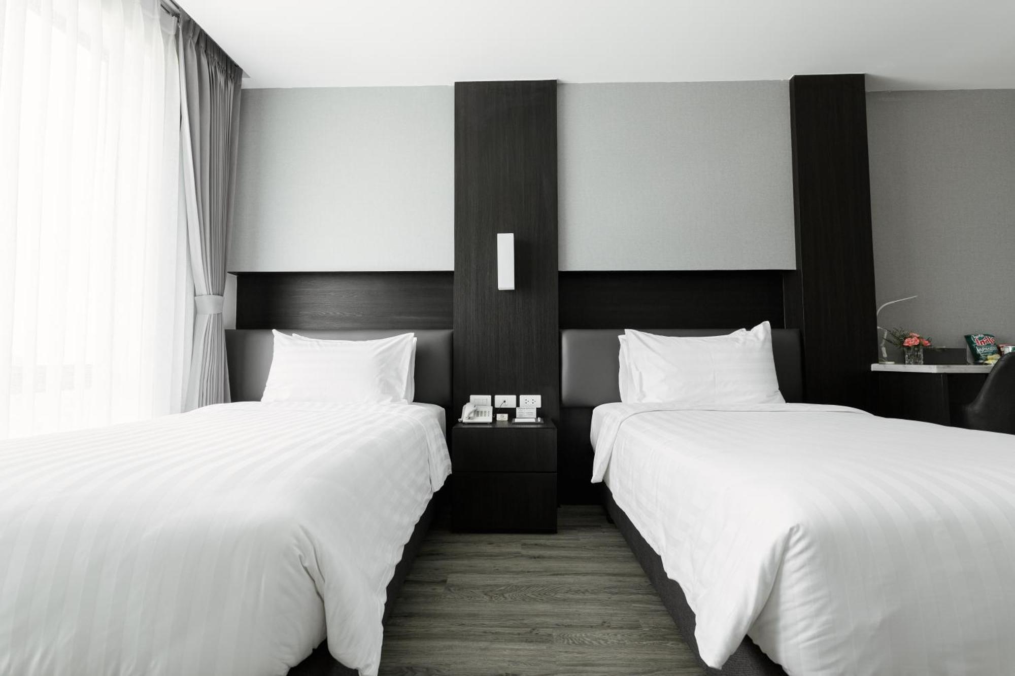 Surestay Hotel By Best Western Вьентьян Экстерьер фото