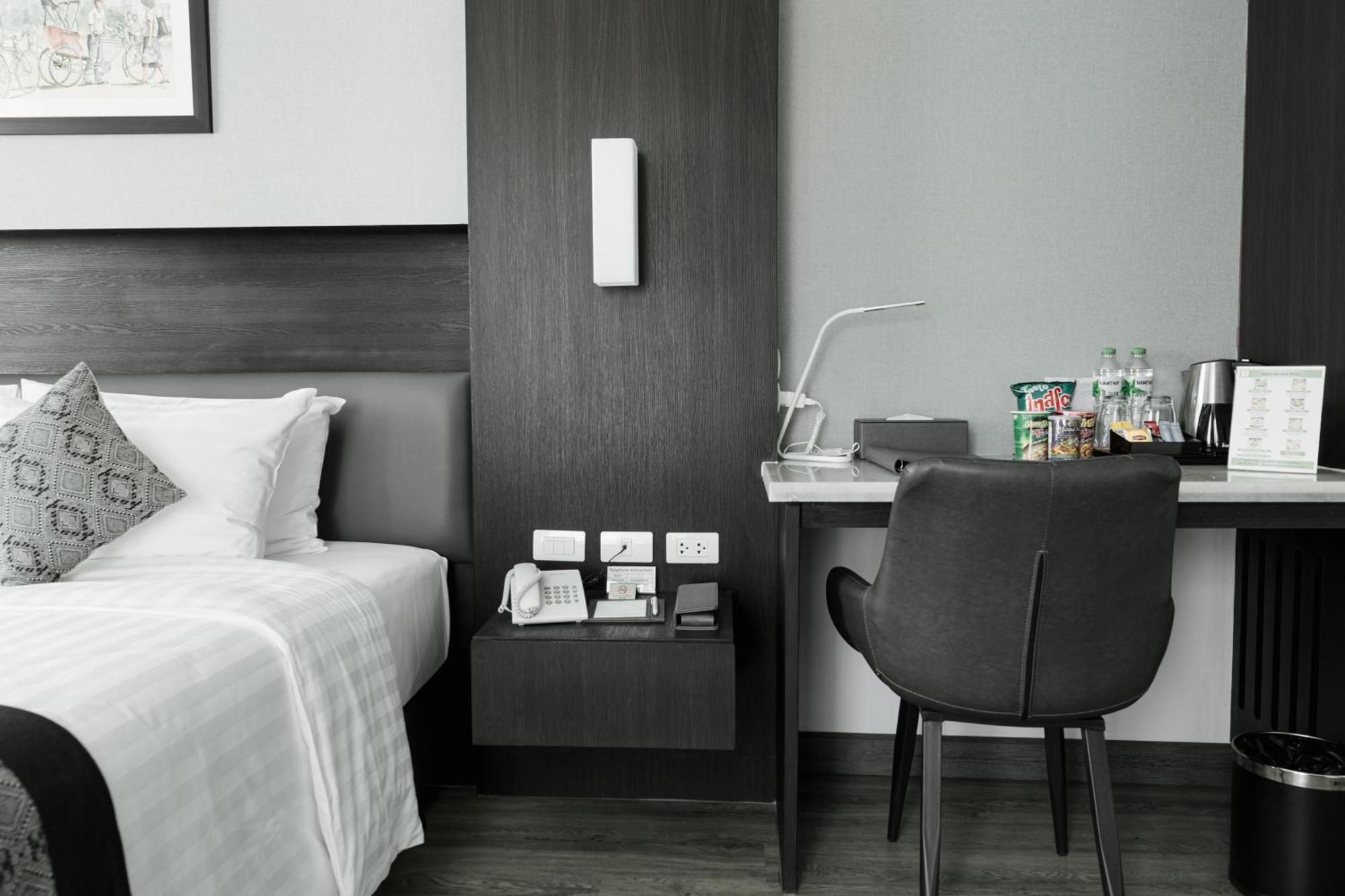 Surestay Hotel By Best Western Вьентьян Экстерьер фото